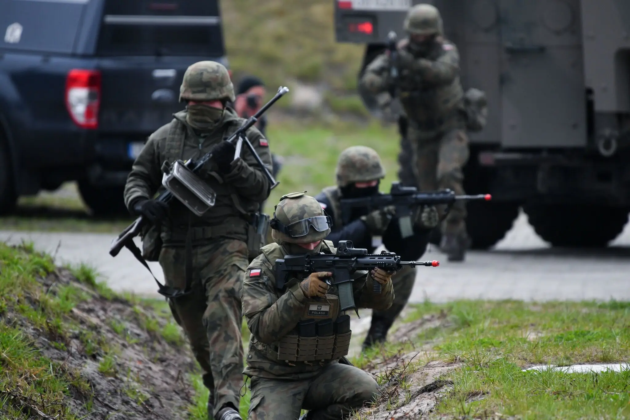 Польща як арсенал Європи: чому мільярди на танки не закривають війну дронів та диверсій ЄС